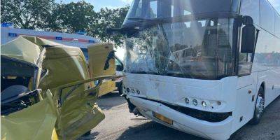 В Молдове автобус Кишинев-Киев столкнулся с легковушкой, два человека погибли - nv.ua - Киев - Украина - Молдавия - Кишинев