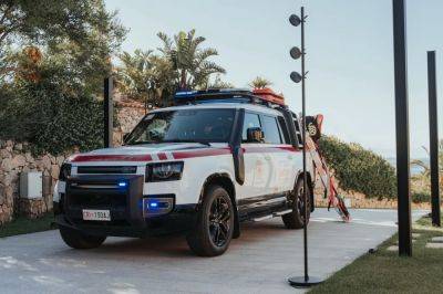 Land Rover побудував особливий Defender до ювілею Червоного Хреста - autocentre.ua - Італія