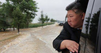 Ким Ченын - Ким Чен Ын на дорогом авто лично "спасал" жителей КНДР от потопа - focus.ua - Украина - Китай - Кндр
