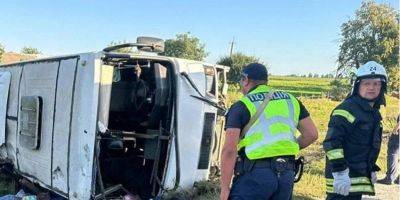 В Хмельницкой области пассажирский автобус с детьми попал в ДТП: погибли два человека, среди них 12-летняя девочка - nv.ua - Украина - Ивано-Франковская обл. - Житомирская обл. - Хмельницкая обл.