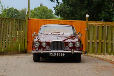 Mark X (X) - На аукціон виставили вінтажний Jaguar Mark X Мадонни (фото) - autocentre.ua