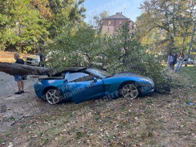 У Києві в ДТП розбили спорткар Chevrolet Corvette (відео) - autocentre.ua - місто Київ - місто Киев