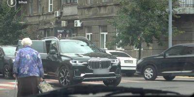 Нардепы продолжают обновлять автопарки люксовыми авто во время войны и «прячут» их на родственниках — Bihus.Info - nv.ua - Украина