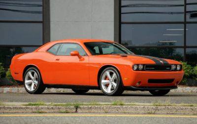 Hemi V (V) - На продаж виставили 15-річний Dodge Challenger без пробігу (фото) - autocentre.ua