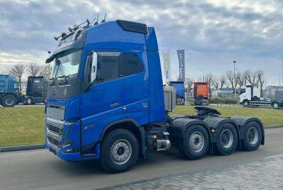 В Україну поставили 780-сильний тягач Volvo FH16 для негабаритних перевезень - autocentre.ua