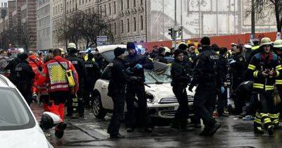 В немецком Мюнхене автомобиль влетел в толпу: пострадали 15 человек (ФОТО) - dsnews.ua - Украина - Германия