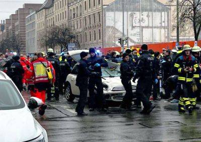 В Мюнхене автомобиль въехал в толпу демонстрантов - vinegret.cz - Германия - Чехия - Мюнхен